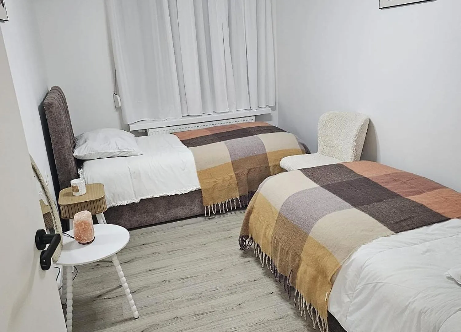 Modern Comfort Spot Apartments アントウェルペン 0*,